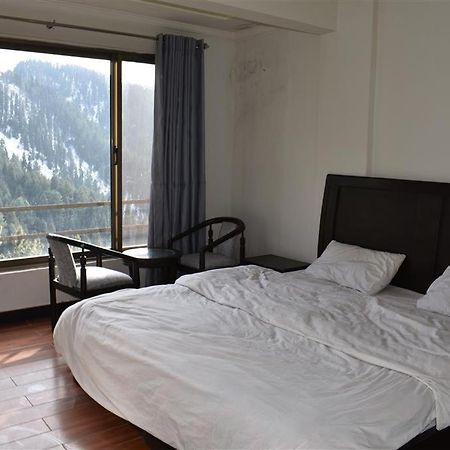 Hotel Royal Inn Murree Ngoại thất bức ảnh