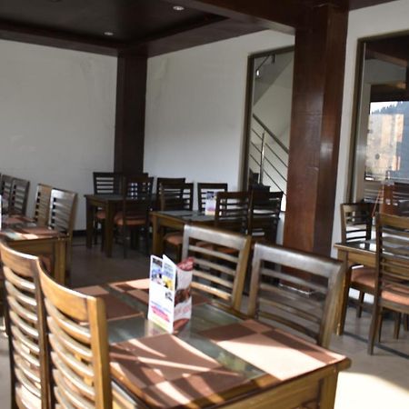 Hotel Royal Inn Murree Ngoại thất bức ảnh