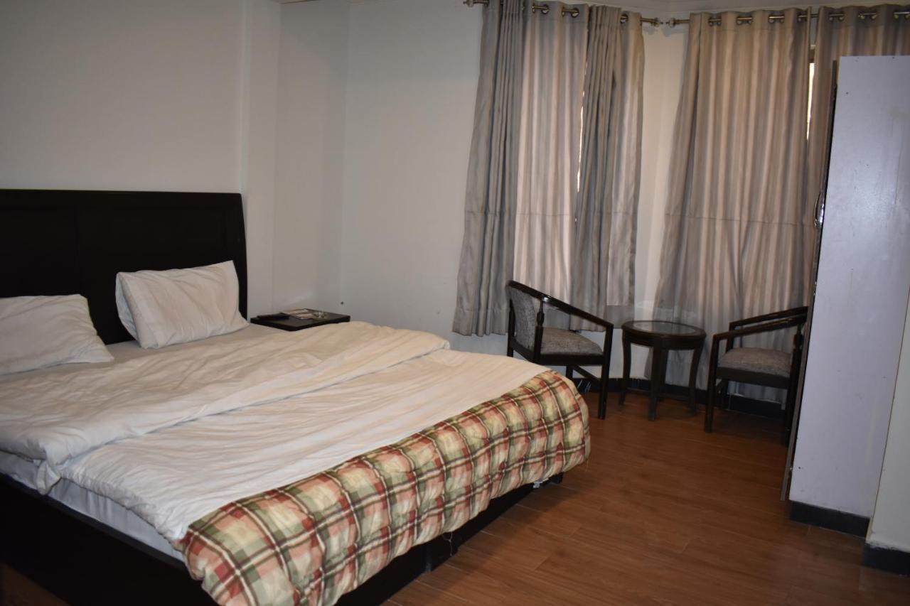 Hotel Royal Inn Murree Ngoại thất bức ảnh