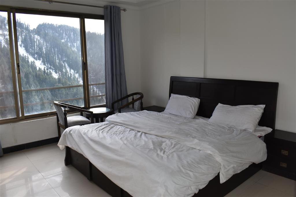 Hotel Royal Inn Murree Ngoại thất bức ảnh